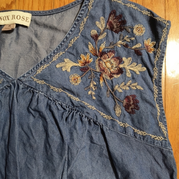 Knox Rose sleeveless shirt, women's medium, faux blue jean type material - Picture 3 of 10